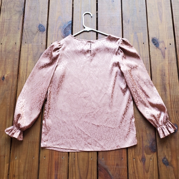 Tea Rose size Small shiney blush pink leopard print long sleeve blouse top - Picture 4 of 5